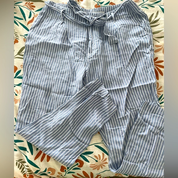 Size 12 linen pants from Simons - Picture 2 of 3